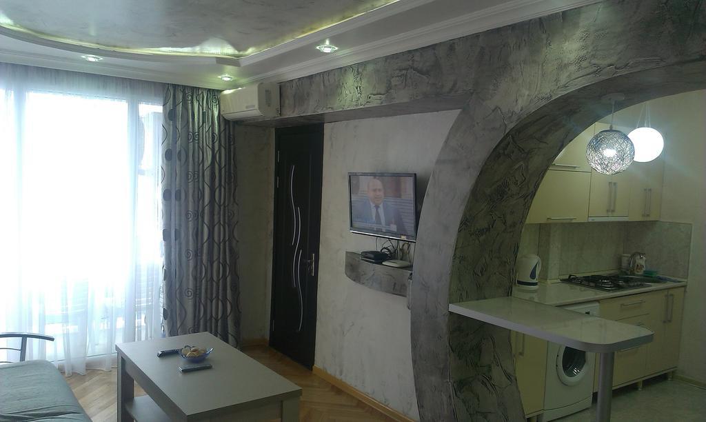 Irakli'S Apartment With Sea View Batumi Habitación foto